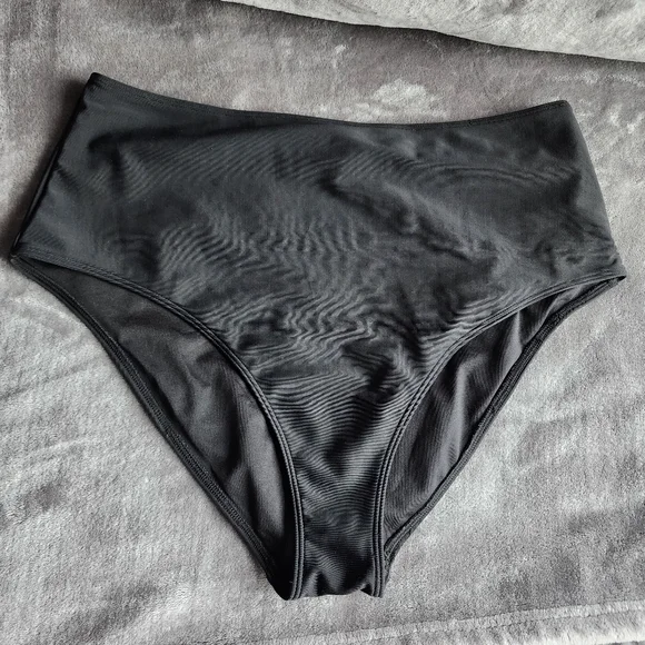 💙 4 Piece Swimsuit Set - Picture 3 of 8